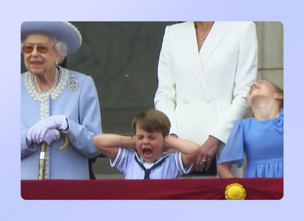 Скриншот: Prince Louis is Star of the Show for Queen's Jubilee Flypast | The Royal Family Channel/YouTube