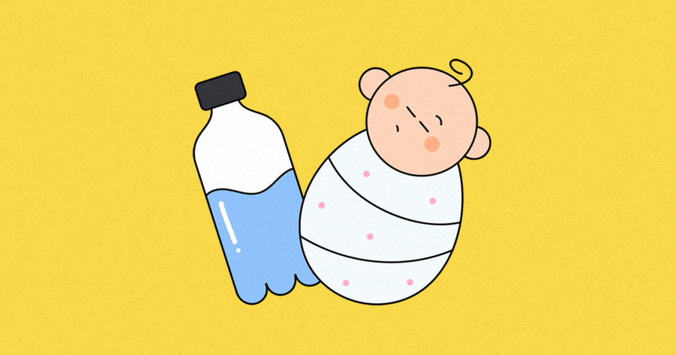 Вода для новорожденных 1 месяц. Допаивание новорожденного. Детская вода для новорожденных фрутоняня. Ребенок с бутылочкой. Специальная вода для новорожденных в аптеке.