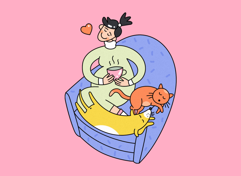 Женщина с кошкой и собакой на кресле. Иллюстрация Насти Железняк