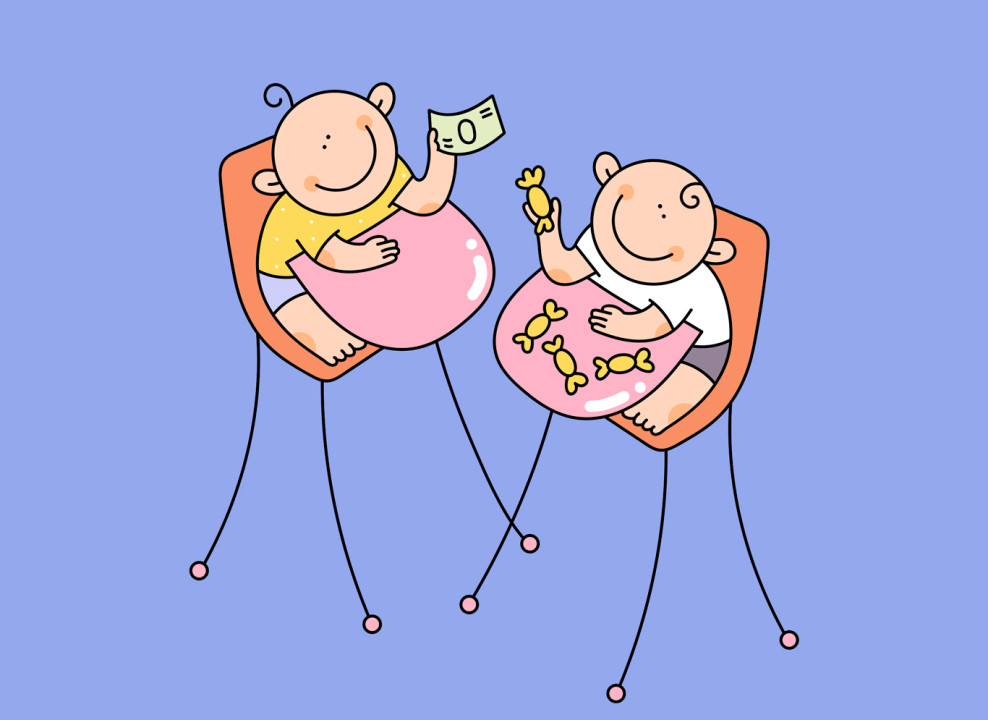 На картинке: малыши в детских стульчиках покупают друг у друга конфеты. Иллюстрация Лизы Стрельцовой для НЭН