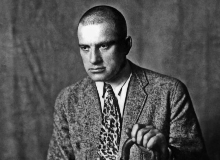 Скульптор и американка: кем были дети Владимира Маяковского