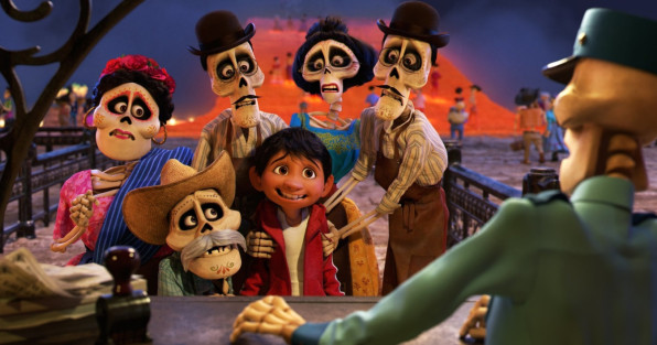 Кадр из мультфильма «Тайна Коко» 2017