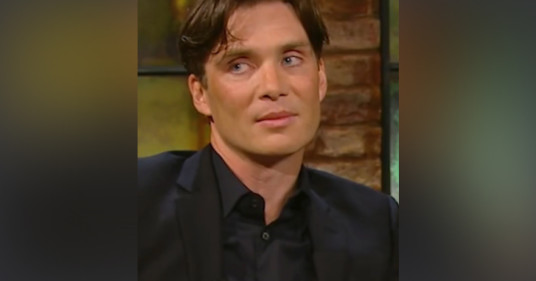 Кадр из телепередачи «The Late Late Show with James Corden» } 2016 