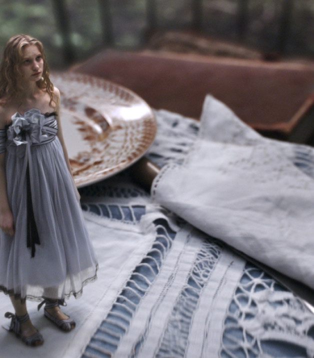 Кадр из фильма «Алиса в Стране чудес» 2010 | Студии производства: Walt Disney Pictures | The Zanuck Company | Roth Films | Team Todd | Tim Burton Productions