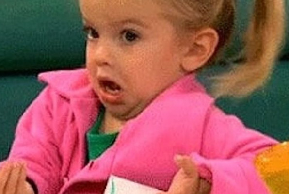 Кадр из сериала «Держись, Чарли!» (Good Luck Charlie) | Эпизод: «Meet the Parents» (с02э07) | Актриса: Миа Талерико | Disney Channel