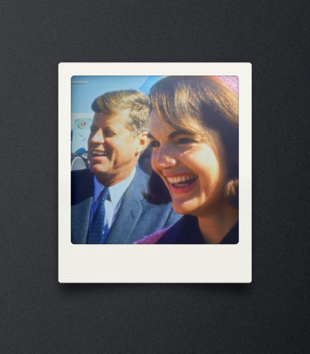 Нью-Йорк, США, 29 марта 2024: Выставка в Музее бесстрашных людей Манхэттена «Аполлон: когда мы отправились на Луну». Президент Джон Кеннеди и Жаклин Ли Кеннеди Онассис | Фото: TMP - An Instant of Time | Shutterstock | Fotodom