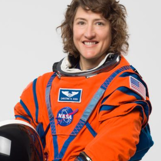 Фото: Астронавт NASA Кристина Хэммок Кох | РОБЕРТ МАРКОВИЦ, NASA, Центр космических полётов имени Годдарда | images.nasa.gov