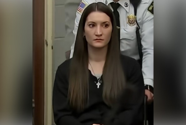«Она оставила их лежать на полу в подвале, будто сломанные игрушки»: чем закончился суд над Линдси Клэнси