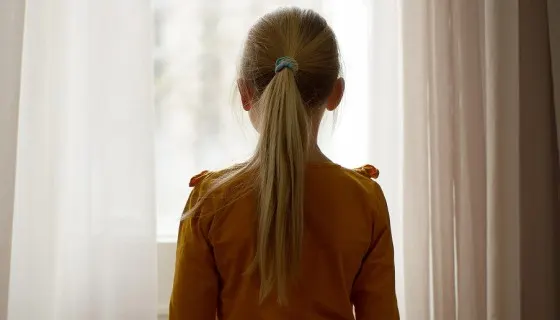 «Я воспитывала их вежливыми детьми — а они научились молчать, когда им неприятно»