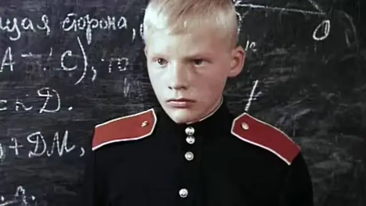 Кадр из сериала «Алые погоны»